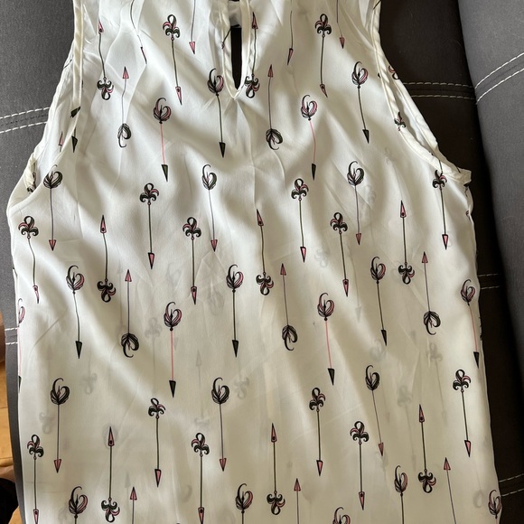 White arrow top - Picture 4 of 6